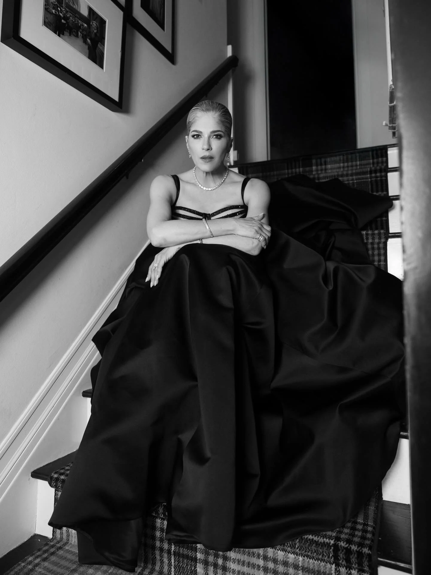 The most stunning @selmablair at home before the Vanity Fair Oscar party for @boucheron 

Wearing @tamararalph 

Photos @parkburrphoto 
Assist @taylorhumby 
Styling @jamesyardley 
Assist @jack.thal 
Hair @paulnortonhair 
Makeup @marina_gravani