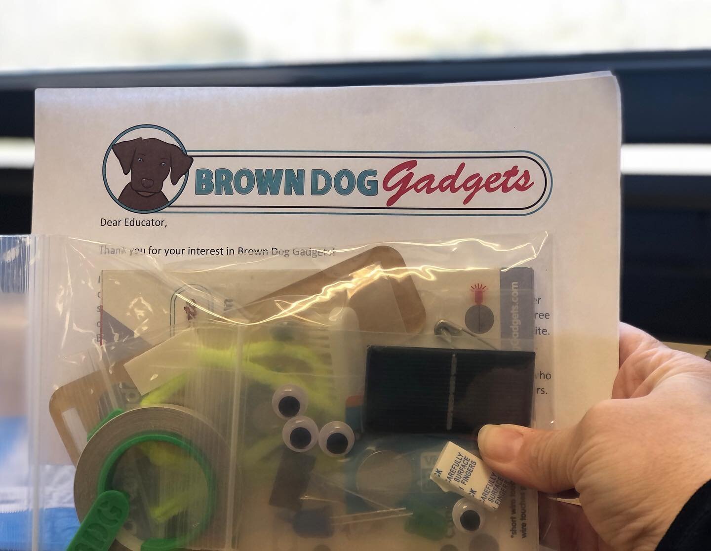 Thanks @browndoggadgets! Love the #bristlebots already and cannot wait to try some of the other samples ⚙️❤️ Definitely need a 3D printed holder for my own rolls of copper tape like what you send with the conductive tape - very cool!⁣
⁣
⁣
⁣
⁣
⁣
⁣
⁣
⁣