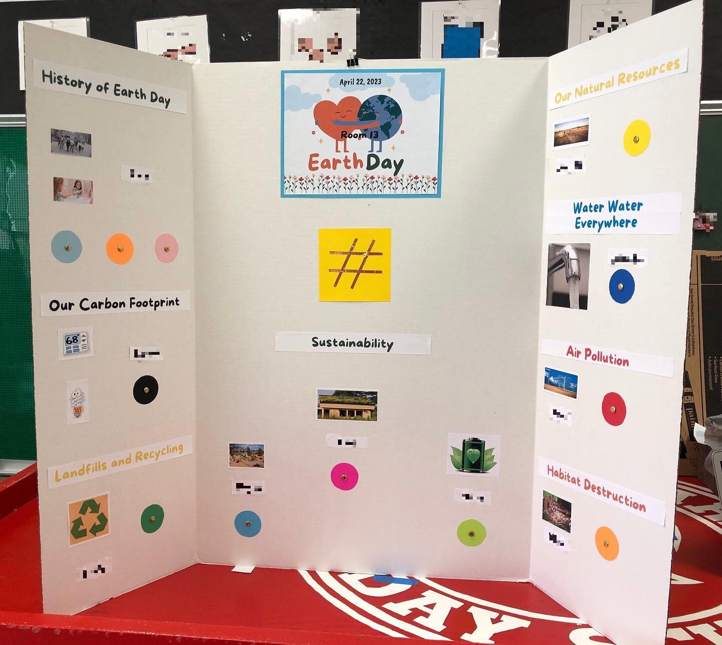 Happy Earth Day! 🌎 ⁣
⁣
Looking for a fun interactive project for any grade level at the end of the school year? Why not try out an interactive Makey Makey display with Scratch!⁣
⁣
@makeymakey @scratchteam @msmargielu 
⁣
You can use any theme (this i