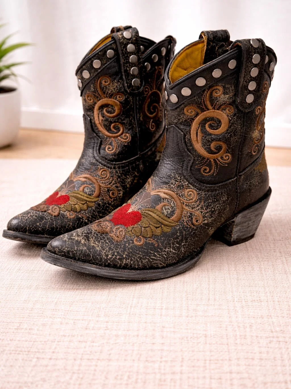 Old Gringo, size 7.5, $275.95 (retail $615)