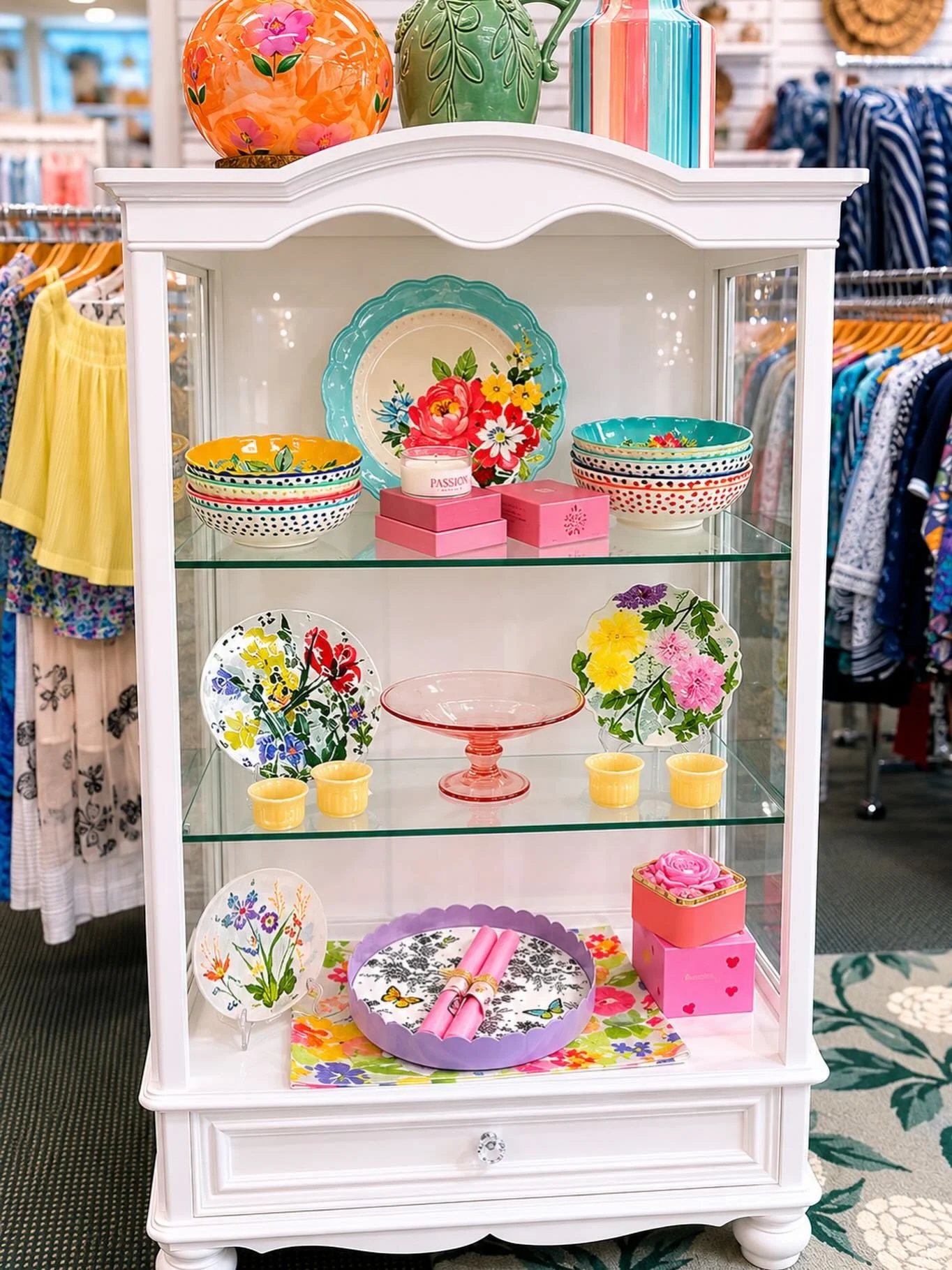 Fresh pops of color, florals, and the prettiest spring details 🌸