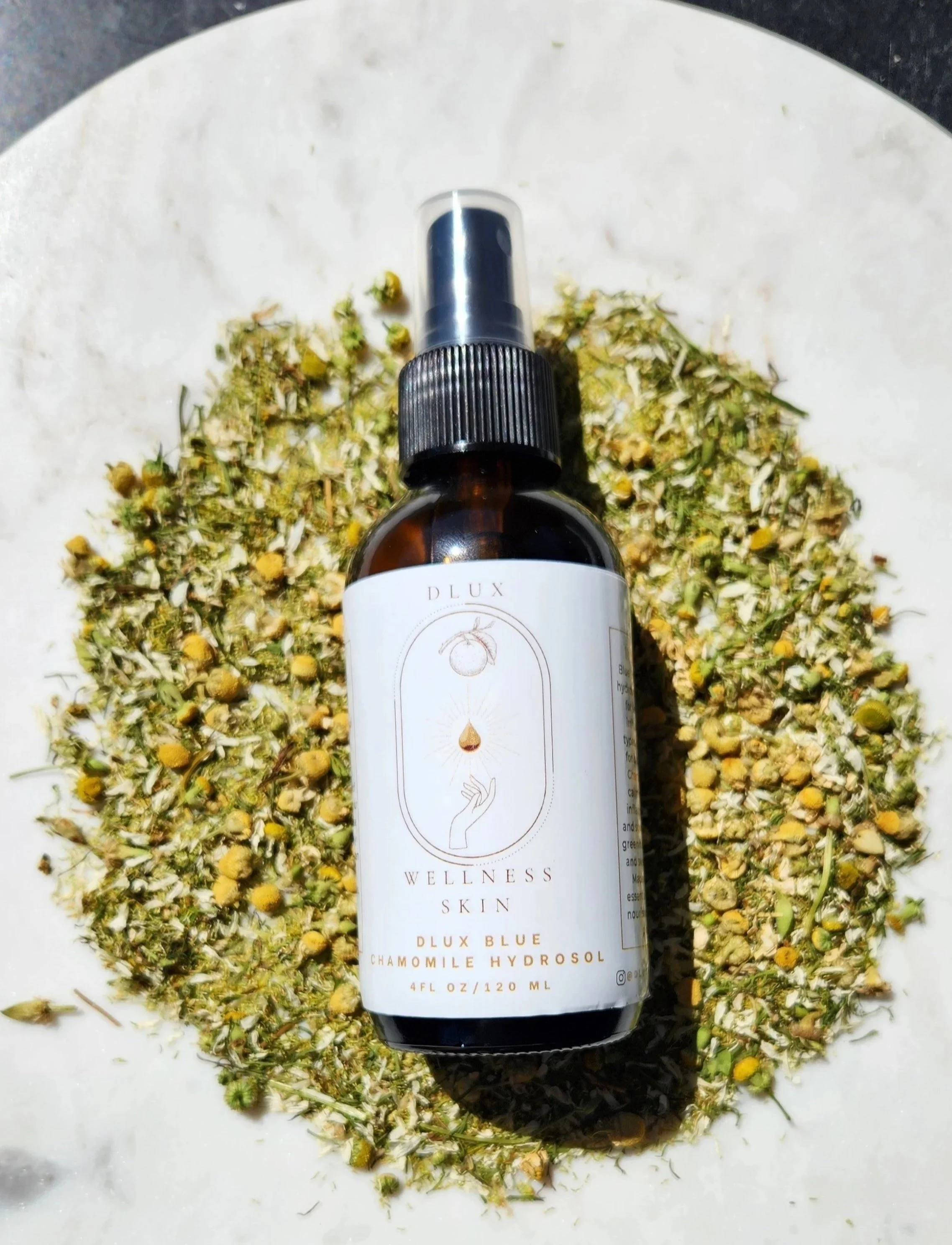 Dlux Organic Blue Chamomile Hydrosol 4 oz