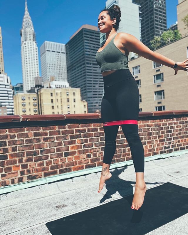 springing into Monday like 🌀
*
*
ready to conquer the week with a renewed sense of purpose and confidence. I got this. YOU got this. now get after it💪🏾
*
*
#mondaymood #monday #mondaymotivation #positivevibes #positivity #positiveenergy
