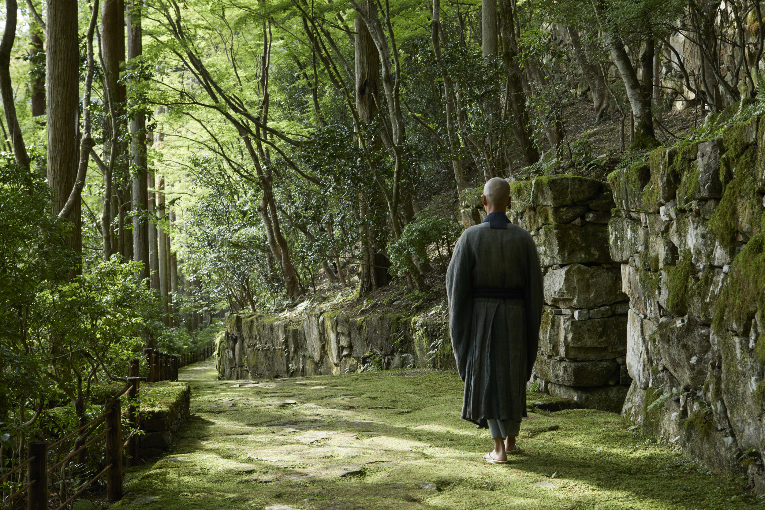 garden_path_and_monk_high_res_26415.jpg