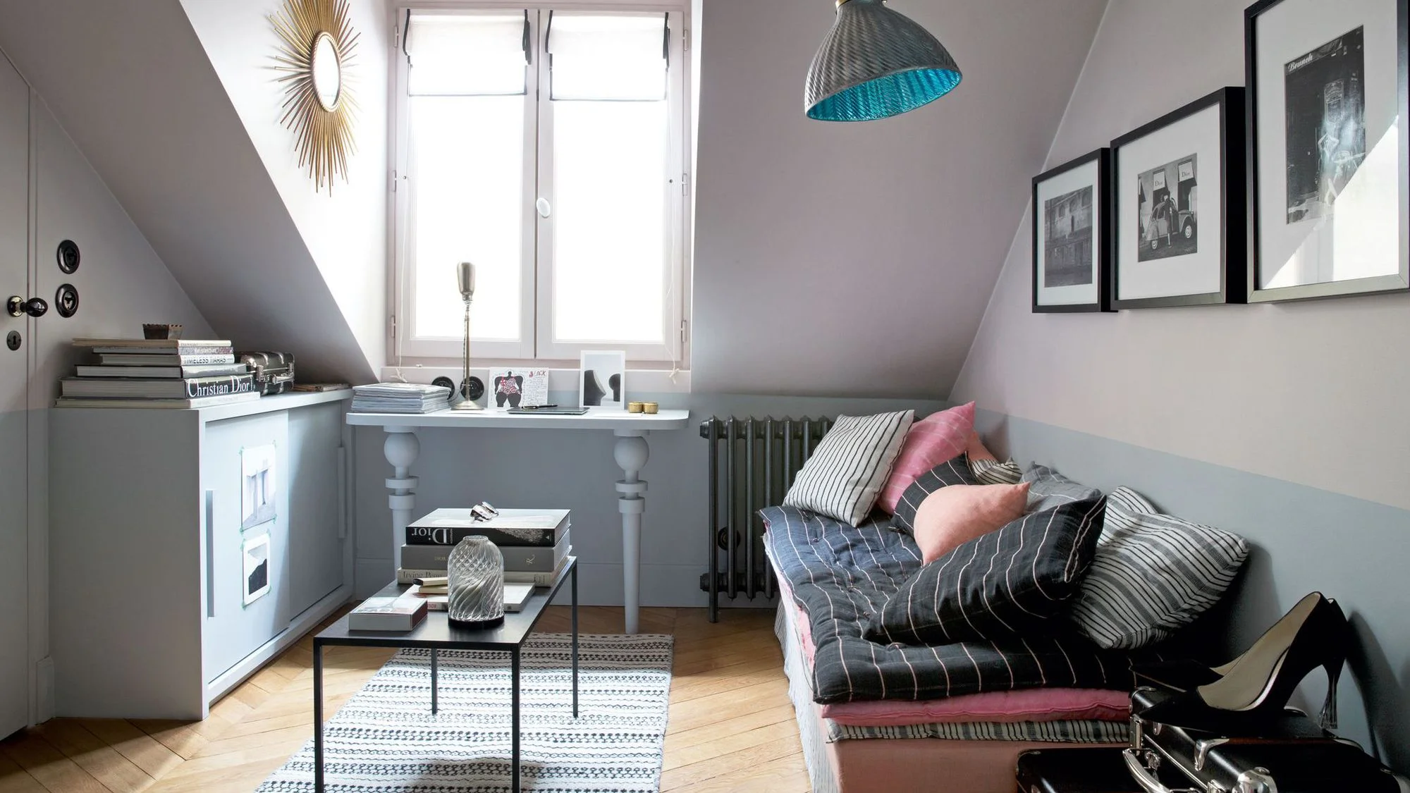 hometour-kc-le-salon-bien-amenage-du-petit-appartement-sous-les-toits_6019230