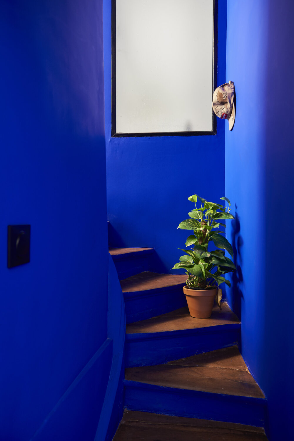 escalier bleu klein majorelle .jpg