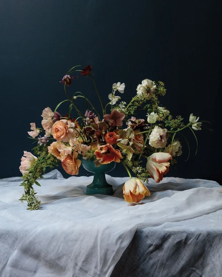 moody-dutch-still-life-style-bouquet