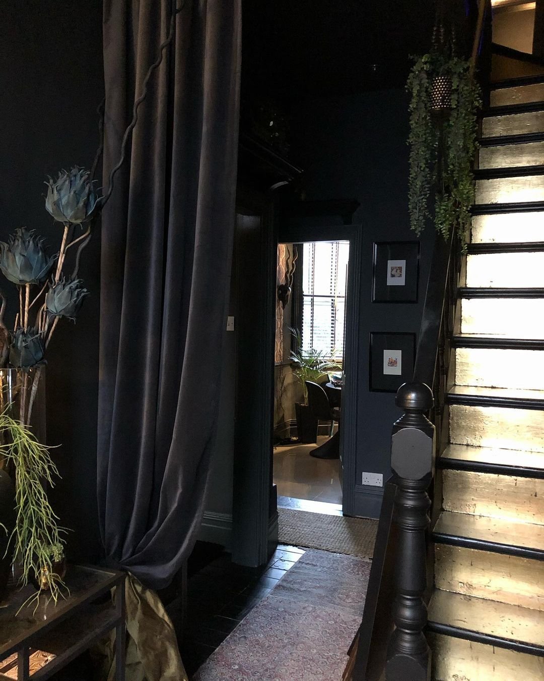 how to create a moody interior design aesthetic: 10 scenography secrets