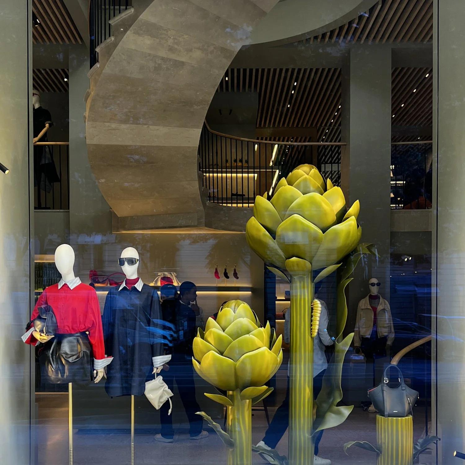 loewe-window-display-xl-artichoke1.jpg