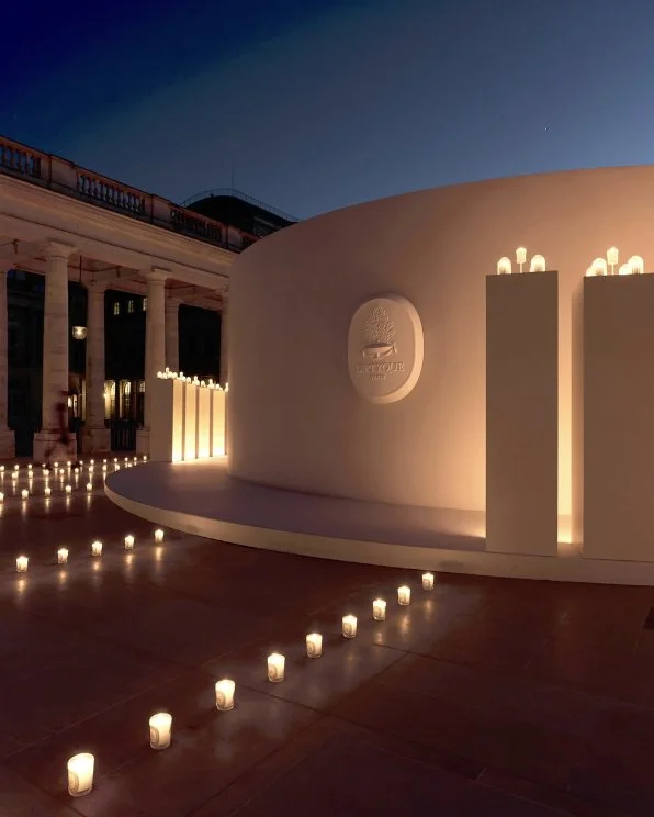 DIPTYQUE-brand-experience-sanctuary-night-entrance.jpg