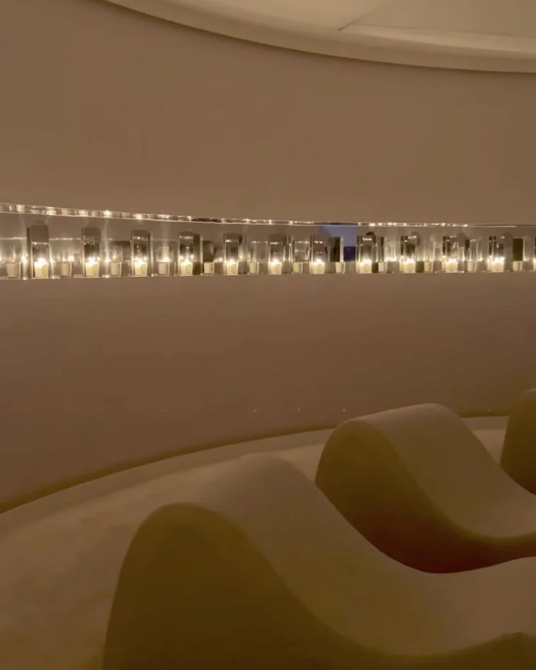 DIPTYQUE-brand-experience-lounge-mirror.jpg