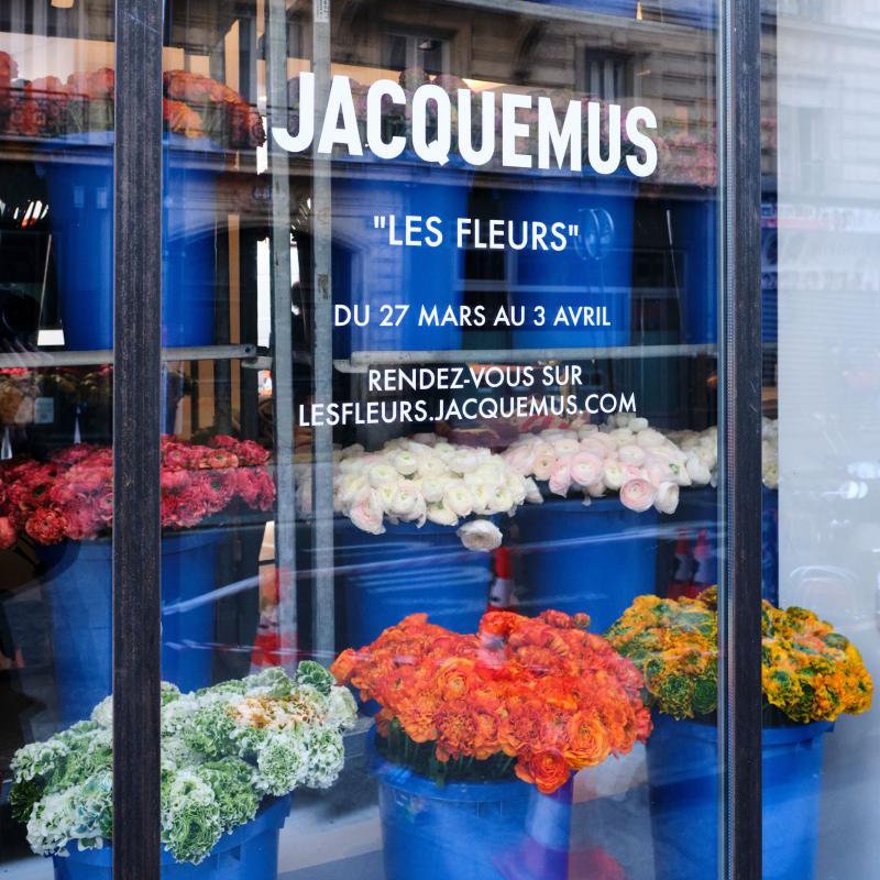 color-jacquemus-bucket-blue-hardware.jpg