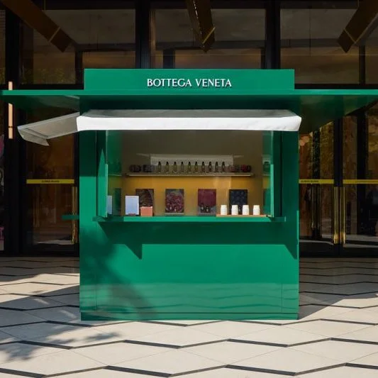 bottega veneta x selfridges kiosk retail design