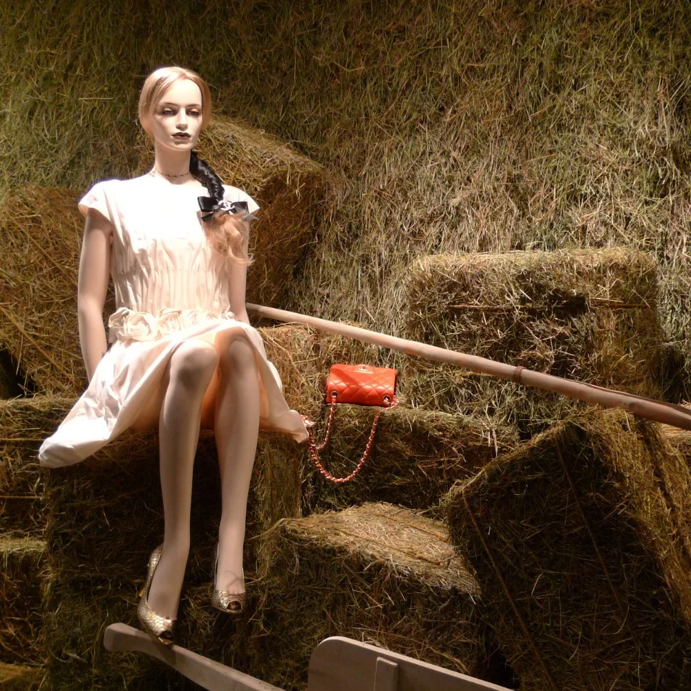 Chanel-2010-paris-farm-hay-bales.jpg