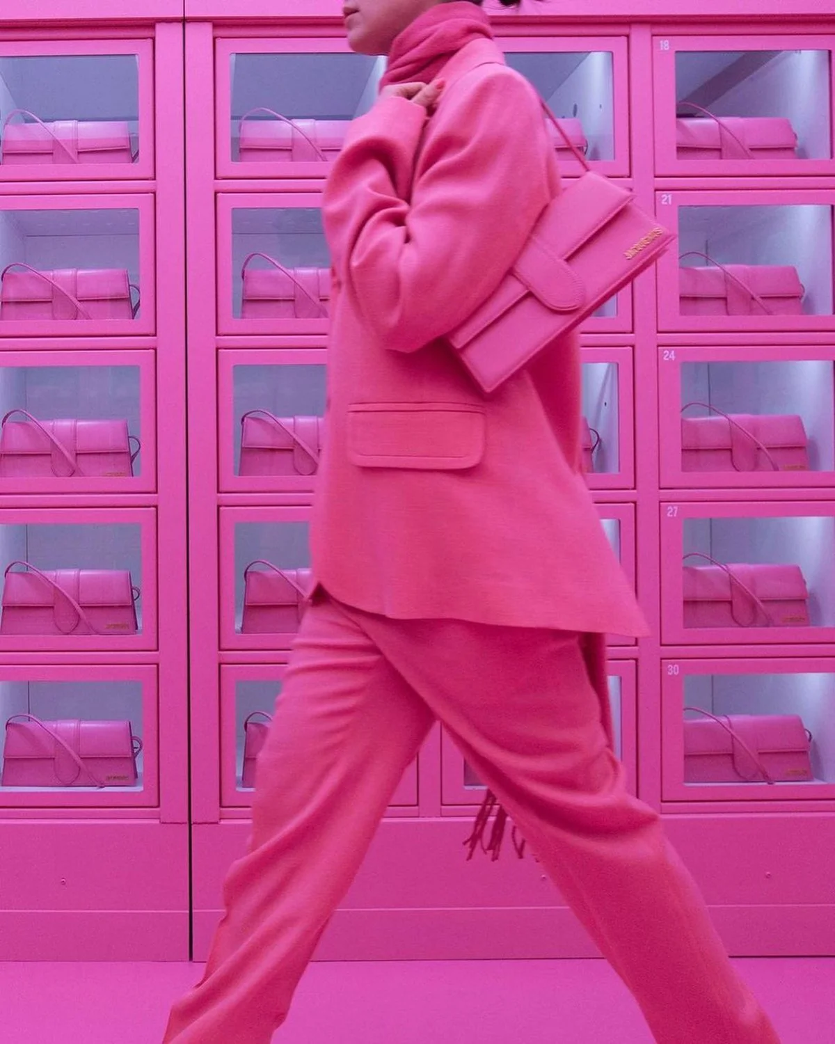 jacquemus-pop-up-store-pink.jpg