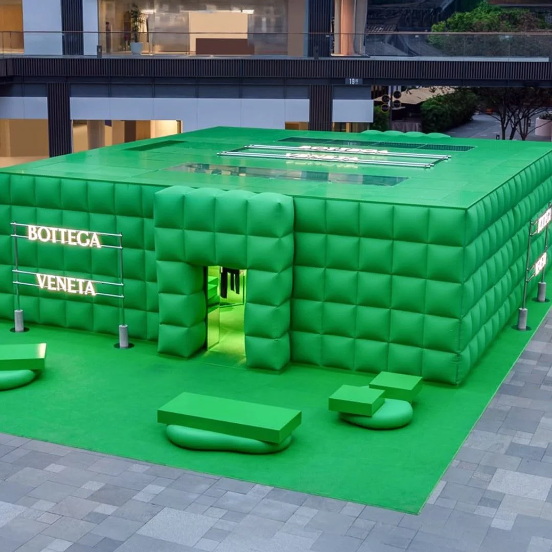 bottega-veneta-inflatable-green-pop-up1.jpg
