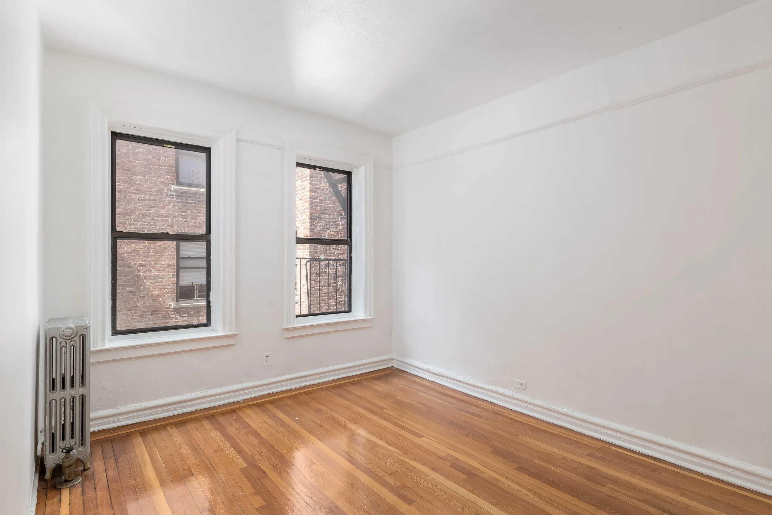 4791 Broadway-3.jpg