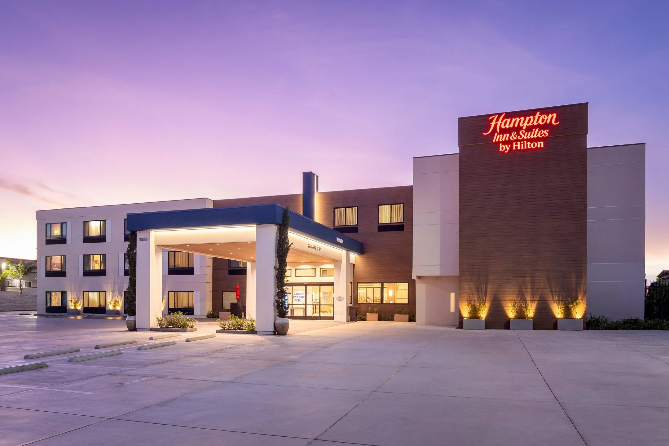Recent commercial photoshoot for Hampton Inn and Suites by Hilton in San Diego, CA 📸🏡

DM us to book a photoshoot!

#sandiegorealestate #carlsbadrealestate #OceansideRealEstate #beautifullistings