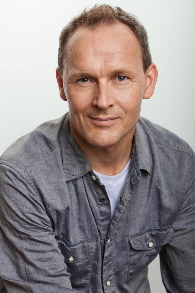 andrew headshot.jpg