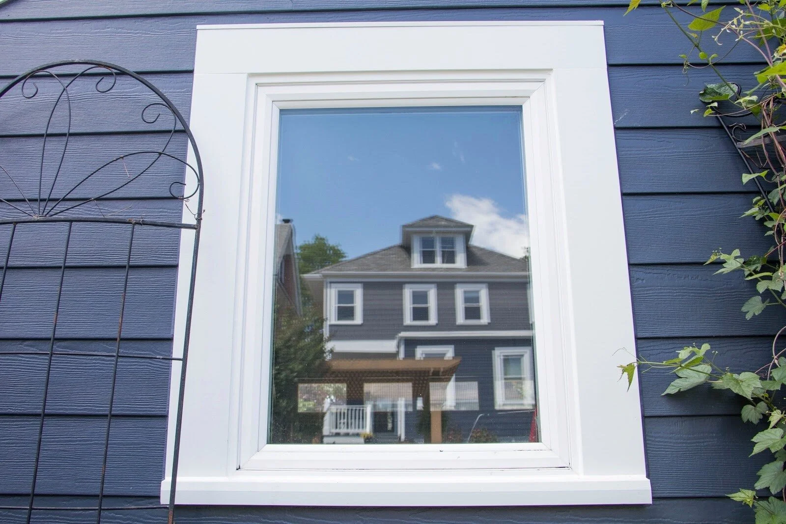 It's clear to see the incredible difference new windows and siding can make on your home. ✨👏

Contact us when you're ready to transform your home. Our team is equipped to install new Windows, Siding, Roofs, and Doors! ✅

Request a free estimate usin