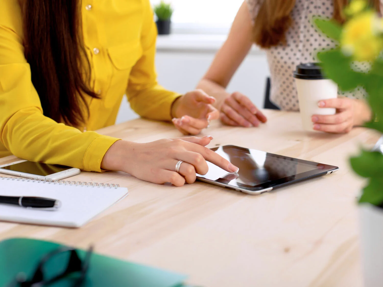 As time goes on, internet becomes more and more of an essential. Which type of internet is right for you? We take a look at two of the most popular and determine which is the better option: DSL vs Broadband internet?