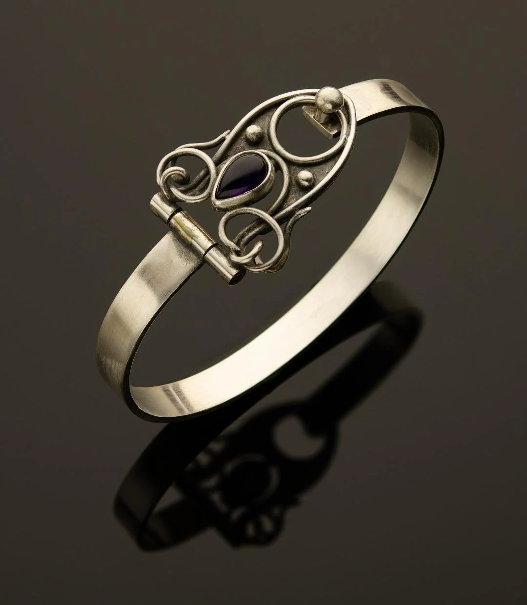 Taylor_Amy_Amethyst Bracelet interlaced - Amy Taylor.jpg