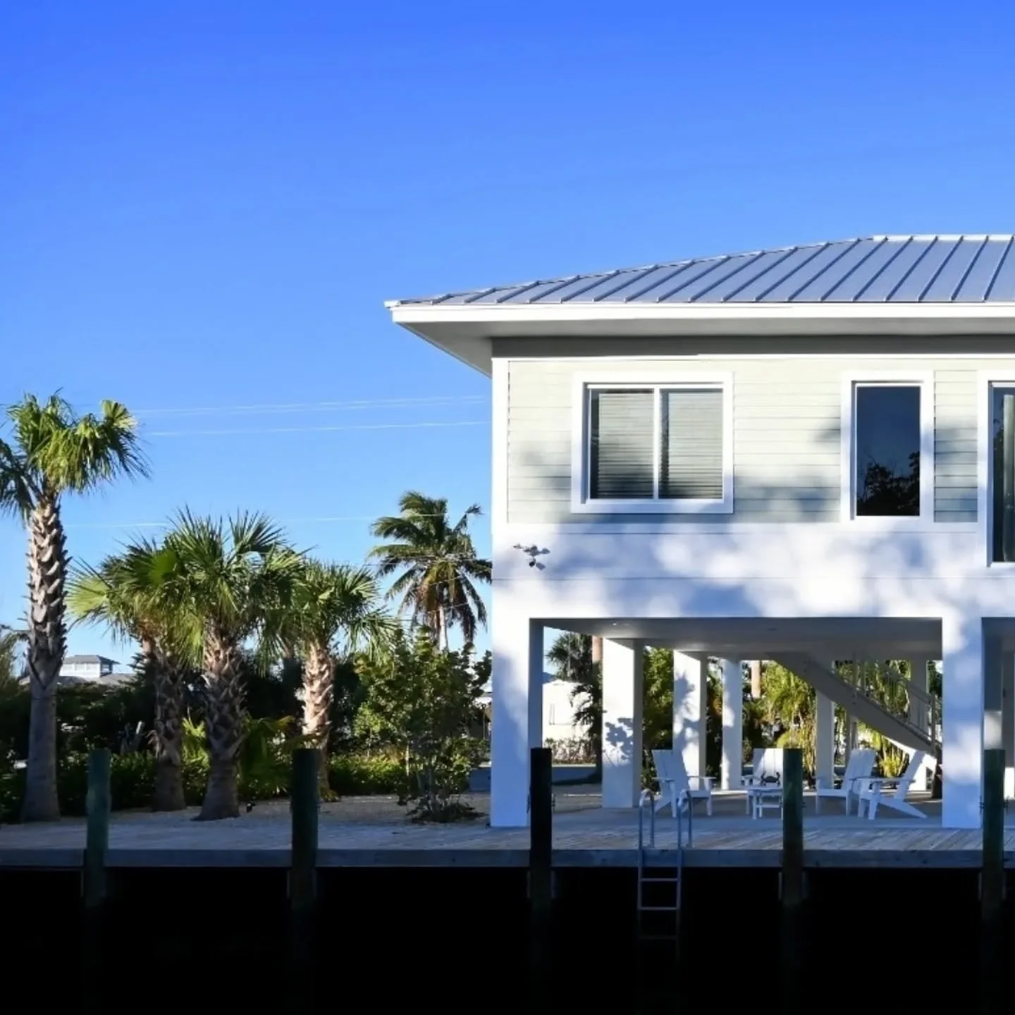 Completed in 2024,  Casa Serena is perfectly tailored to withstand the  demands of life on the #SWFlorida coast. Its simple yet well built structure aims to integrate the spirit of beauty and resilience. Set amidst the wild #florida #everglades, this
