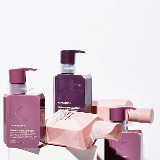 Sunday = Masque day .
.
Im@slathering all the @kevin.murphy goodness on my @platformhairextensions today
.
.
Leave-In conditioner, weekly hair masques, and daily hair oil on the ends is key 🔑 to weave longevity