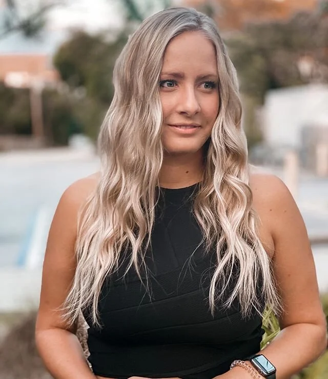 Blonde &amp; Beachy with 1 row of 18&rdquo; @platformhairextensions .
.
#HandTiedExtensions are my favorite way to upgrade your hair to beach goddess status - DM for a consult in #Nashville or on #30A