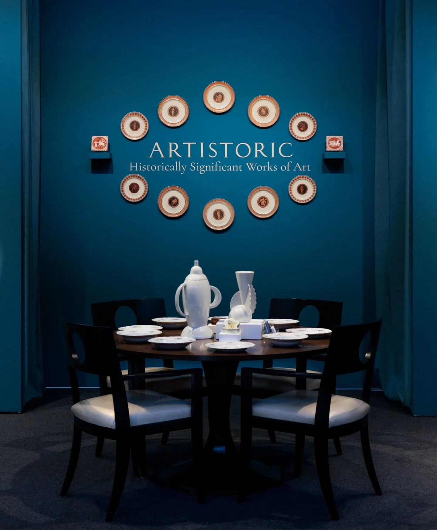 How the sausage is made&hellip; 😂 Swipe to reveal the diagram for this wall in the @artistoric_co booth at last year&rsquo;s @sffallshow #crosscountrydecorating 

#sffallshow #sanfranciscofallshow