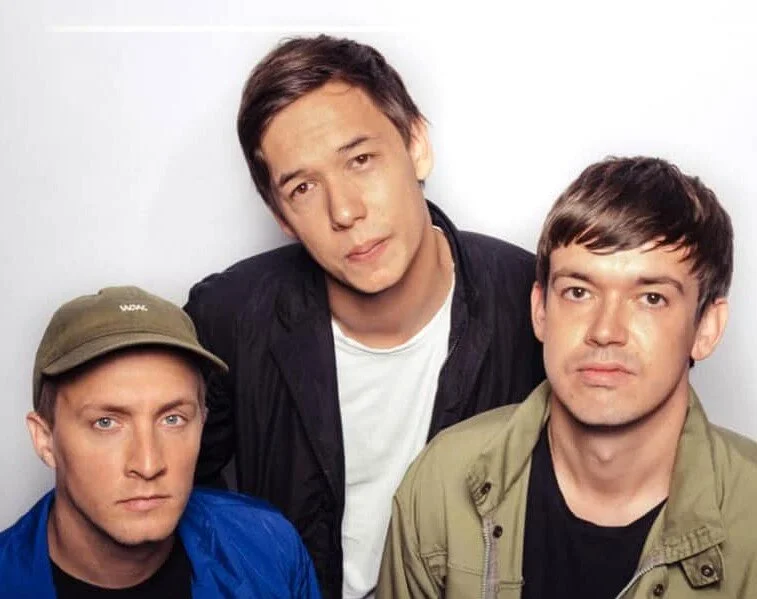 Jung: Minimalistisk, ordknap pop/rock — Mediano Music