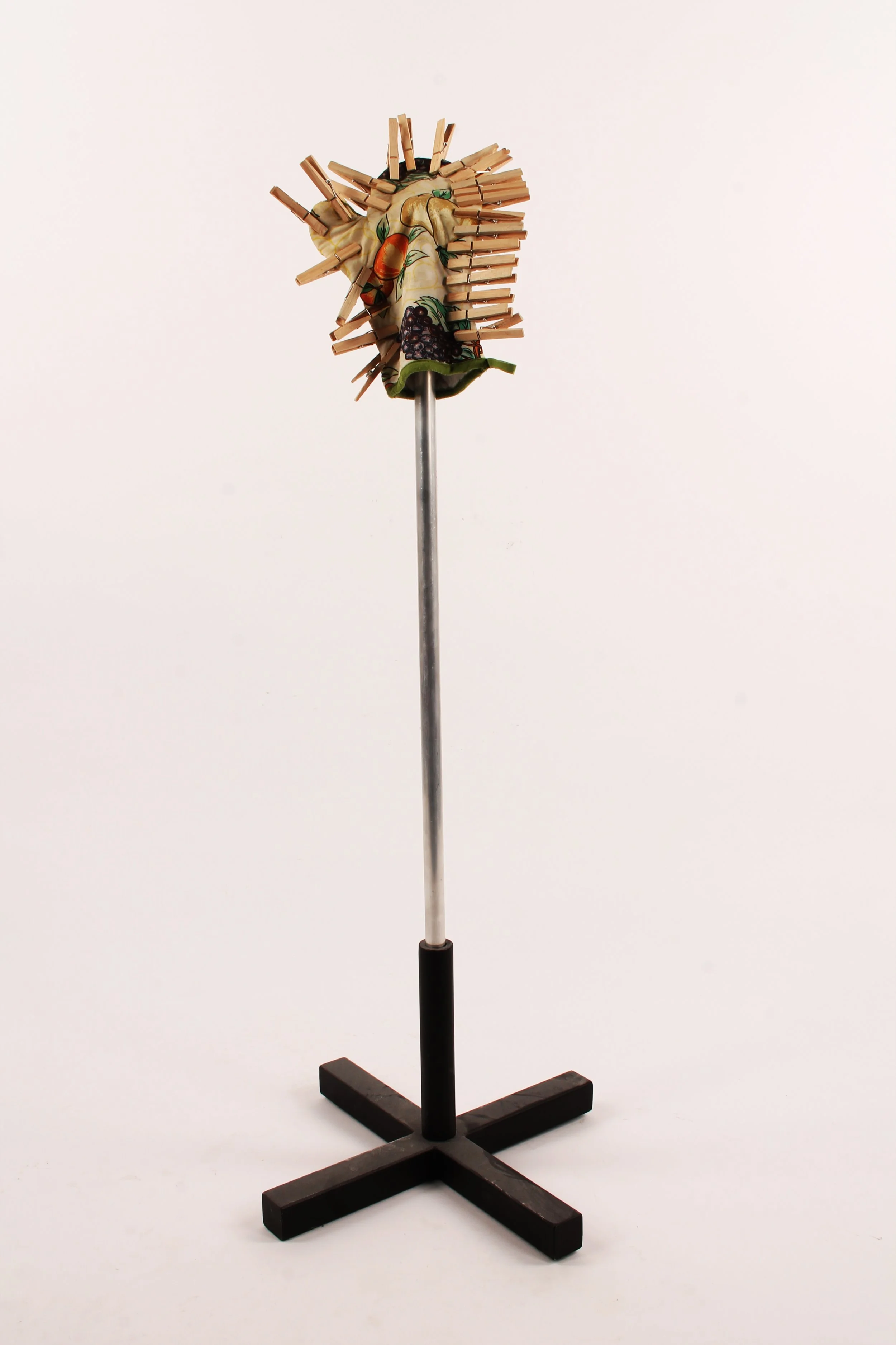 oven glove and pegs.jpg