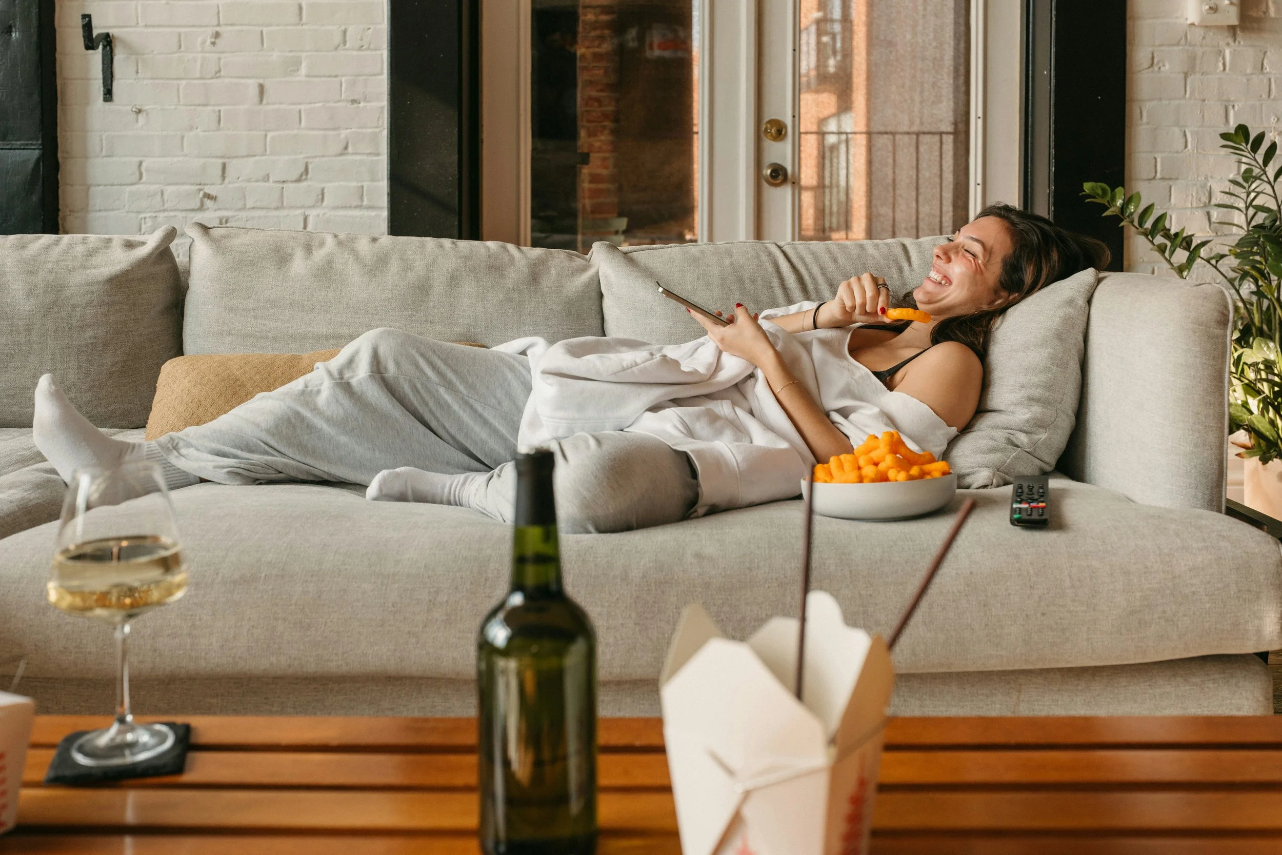 What Is Mindless Eating—and How to Break the Habit for Good