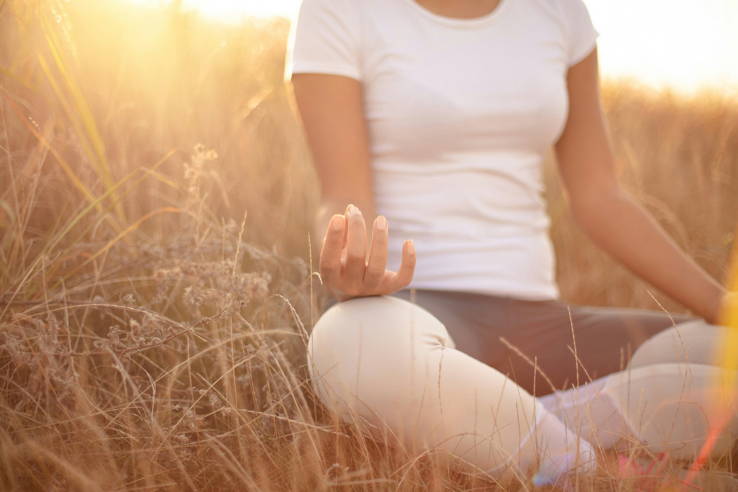 26 Mindfulness Meditation Tips to Feel Calmer and More Presen