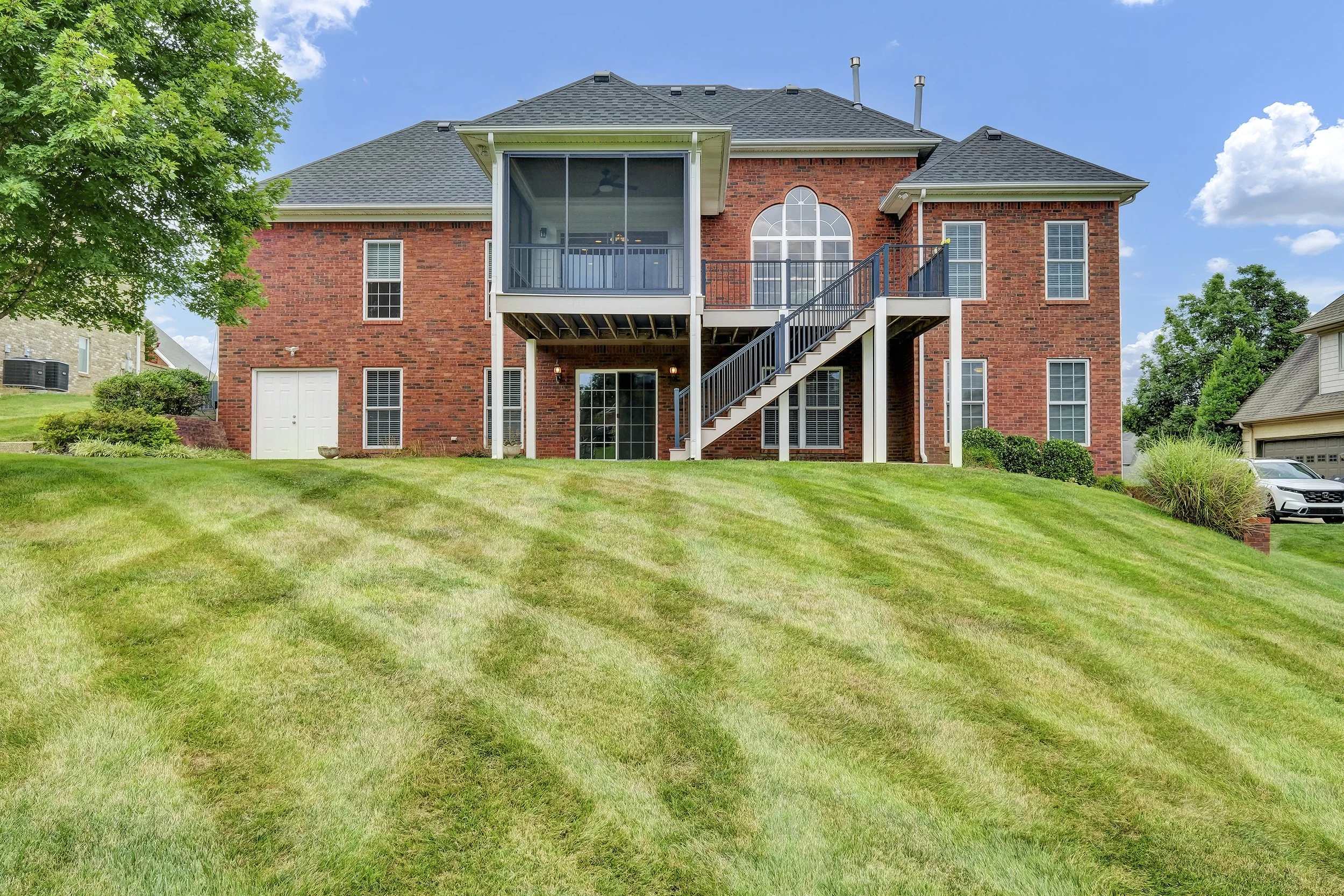 5512 Valley Park Dr.jpg
