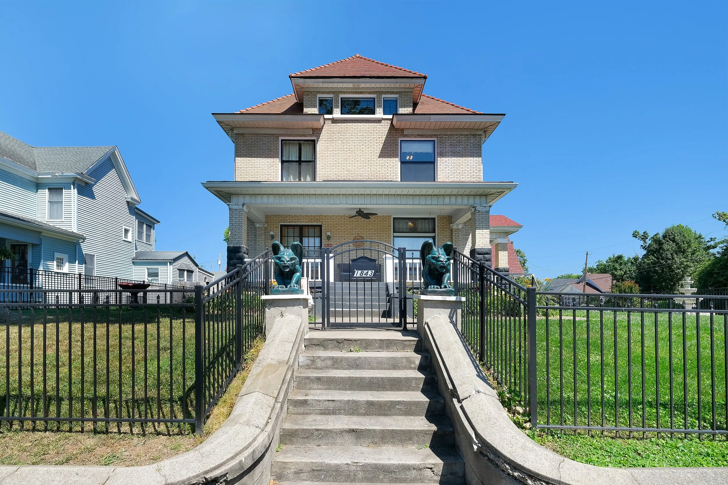 1843 Ekin Ave-101 copy.jpg