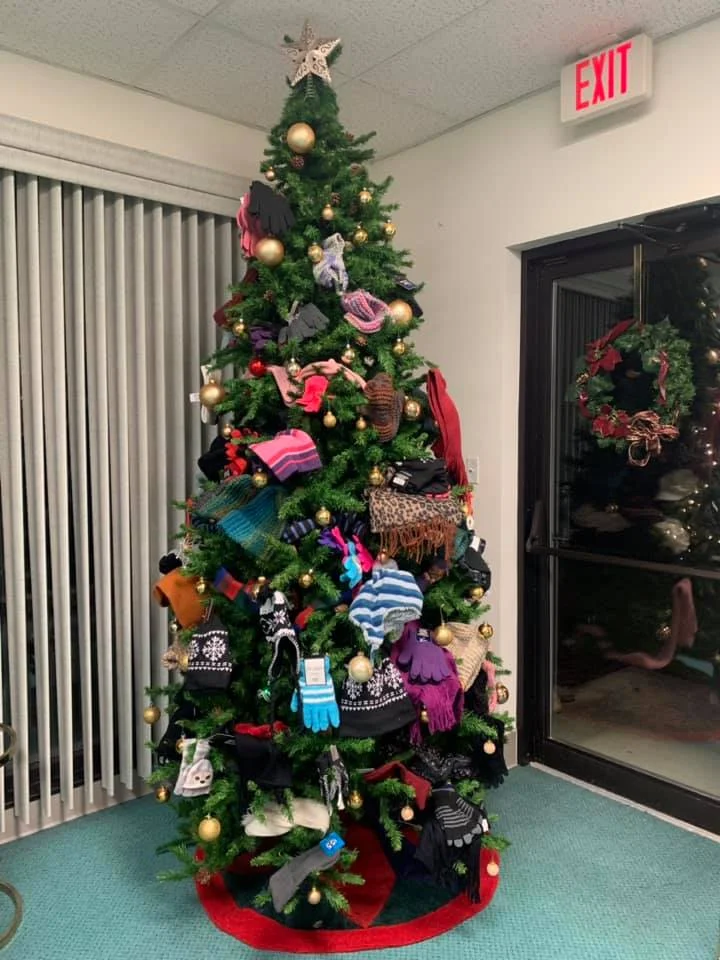 Hat, Scarf & Mitten Tree