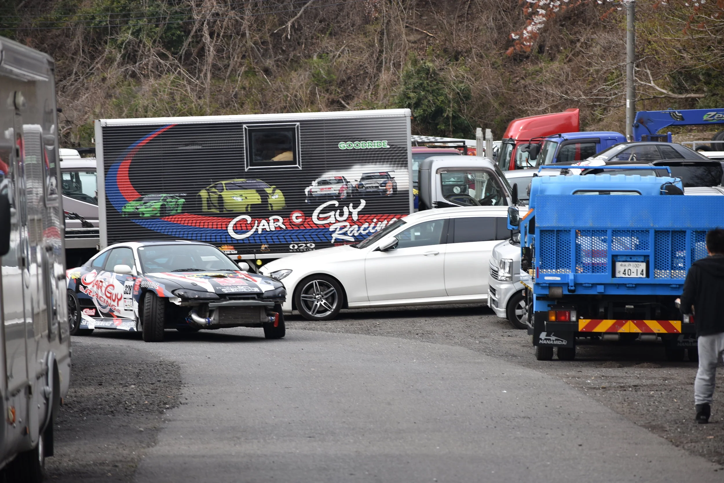 As you can see, the lot was PACKED!