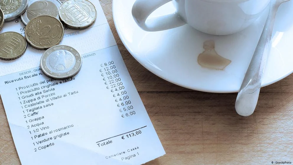 Breaking Down The Bill Who Should Pay Beyond Etiquette