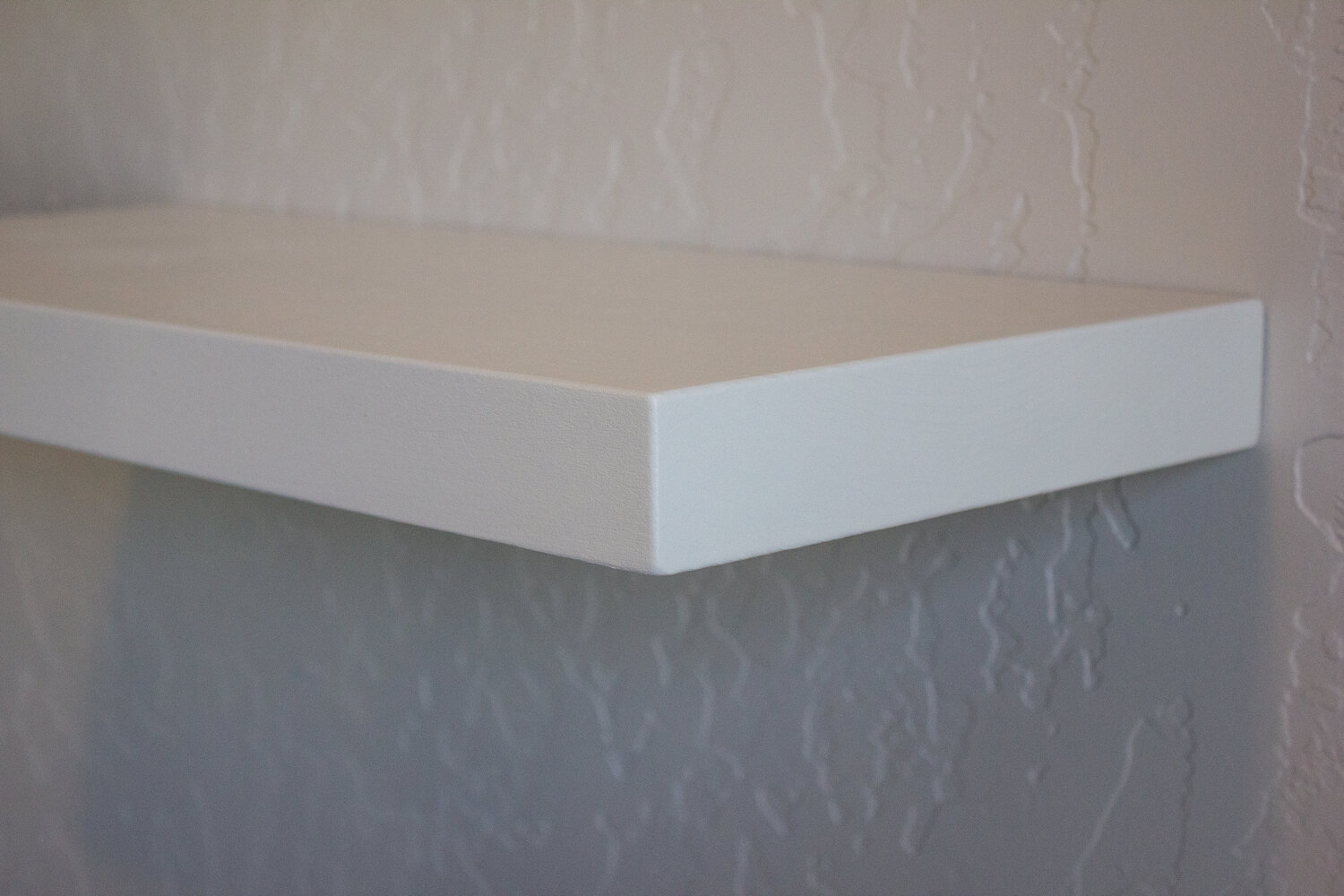 Solid White Floating Shelves 10 Deep Floating Shelf Brackets And Mounting Hardware Included Sheppard Floating Shelf Brackets 208 604 2503