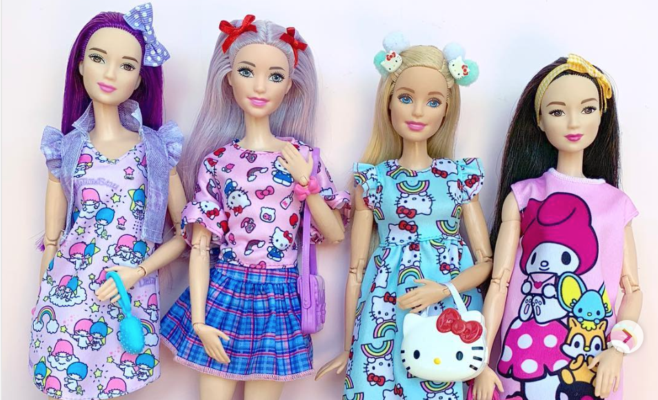 Details about   Barbie Storytelling Fashion Pack of Doll Clothes Inspired by Hello Kitty & Fr... 