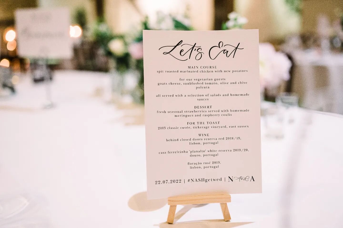 Let's eat 🍽
The part of your wedding your guests have really been looking forward too. Obviously, the ceremony is top priority but oh my goodness I'm always excited for some yummy food.
I love it when there's a menu for your guests, I always like to