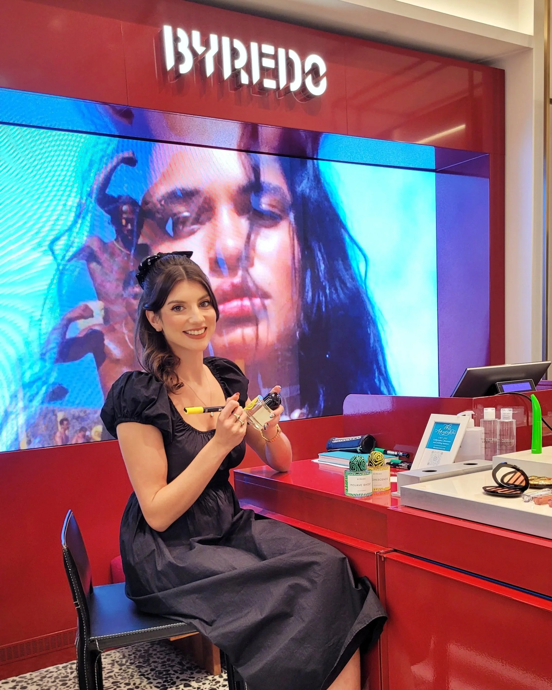 Bottle painting and personalisation for luxury brands