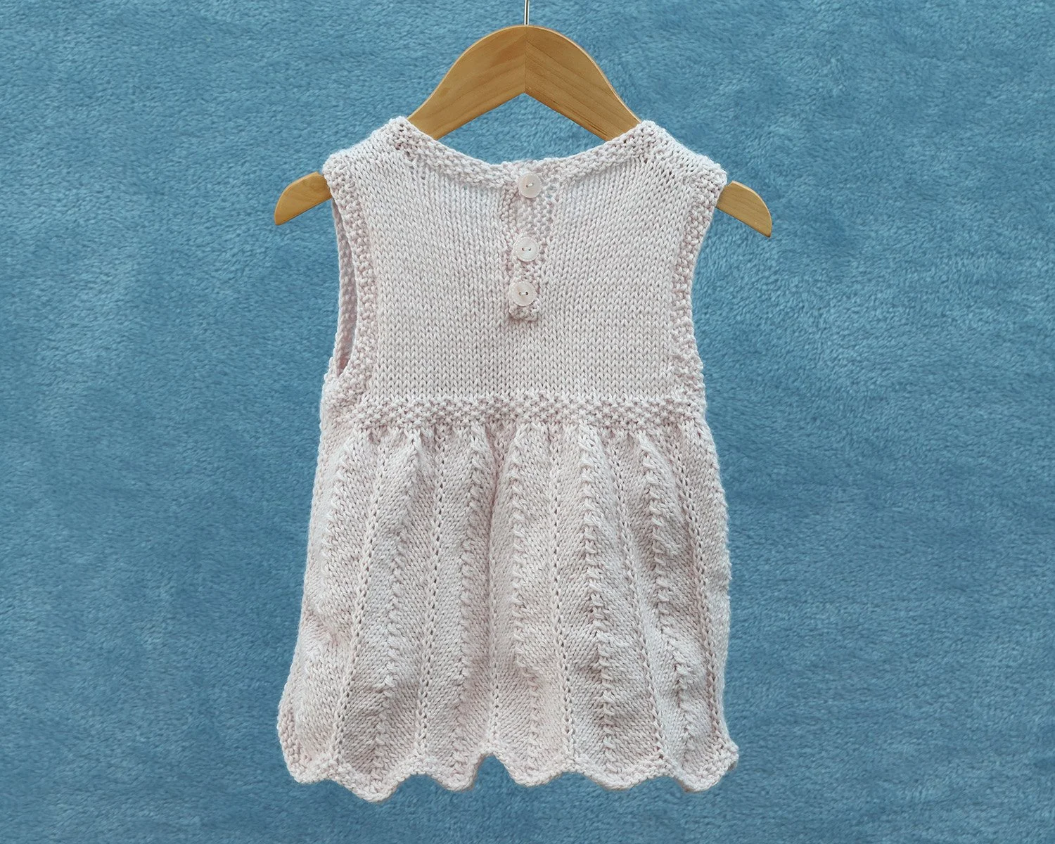 p185 Back of Sleeveless Dress.jpg