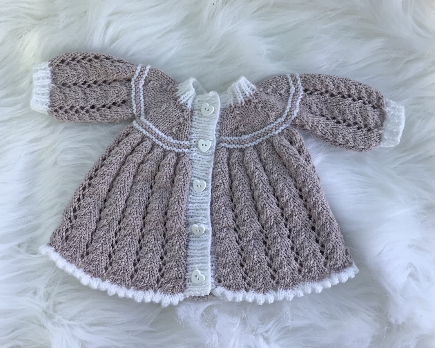 Baby smocks Volants Cardigan Robe Bonnet/chausson 14-18" 4Ply Knitting Pattern