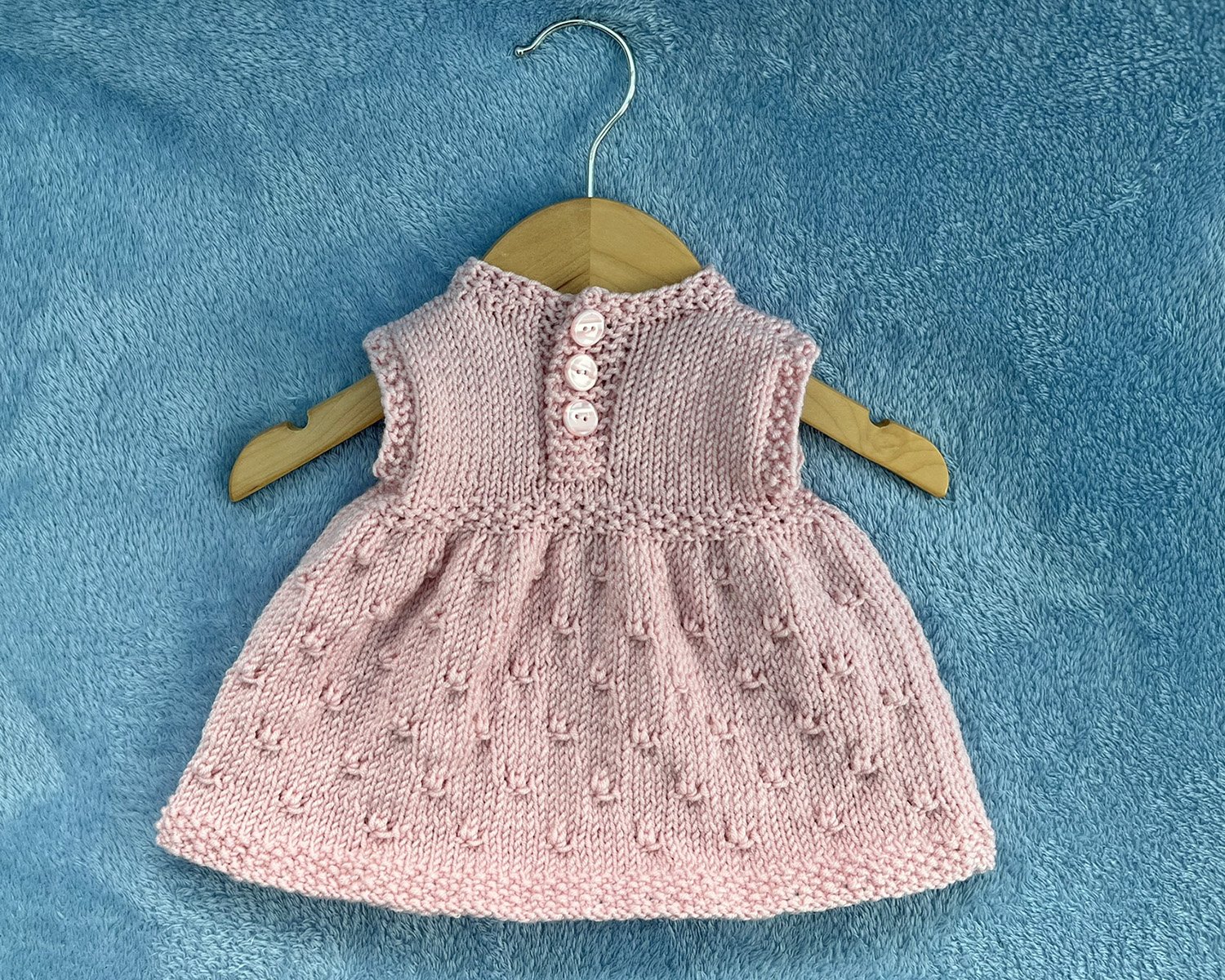 P179 Back of short sleeved dress.jpg