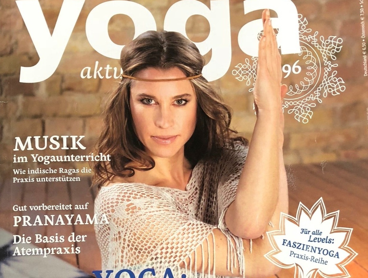 Yoga Aktuell Cover (1).jpg