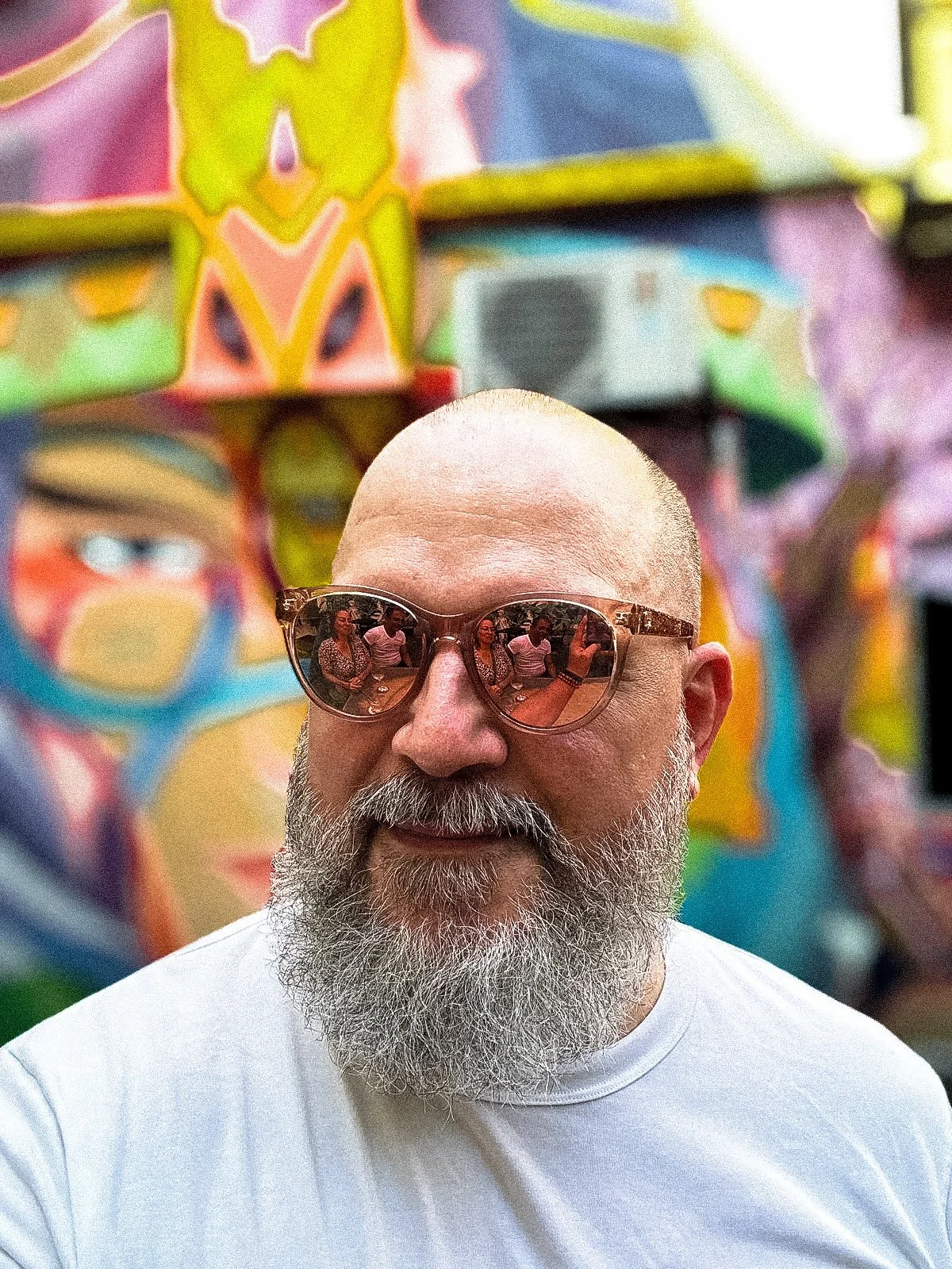 desmond:  apple of eye