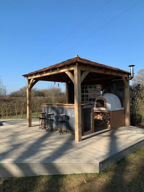 Gazebo+with+bar+and+pizza+oven+.jpeg