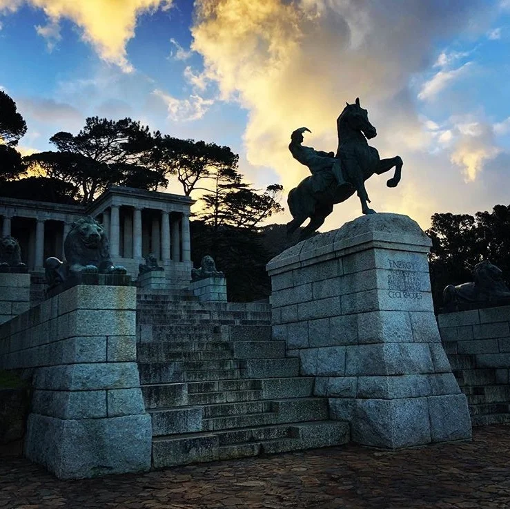 Majestic Rhodes Memorial with magnificent views of the city and Table Bay